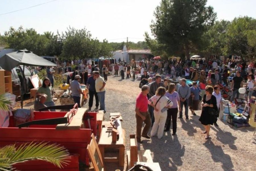 Cala Llenya Market