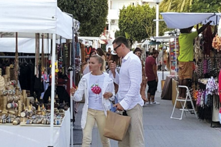 Hippy Market Platja d'en Bossa