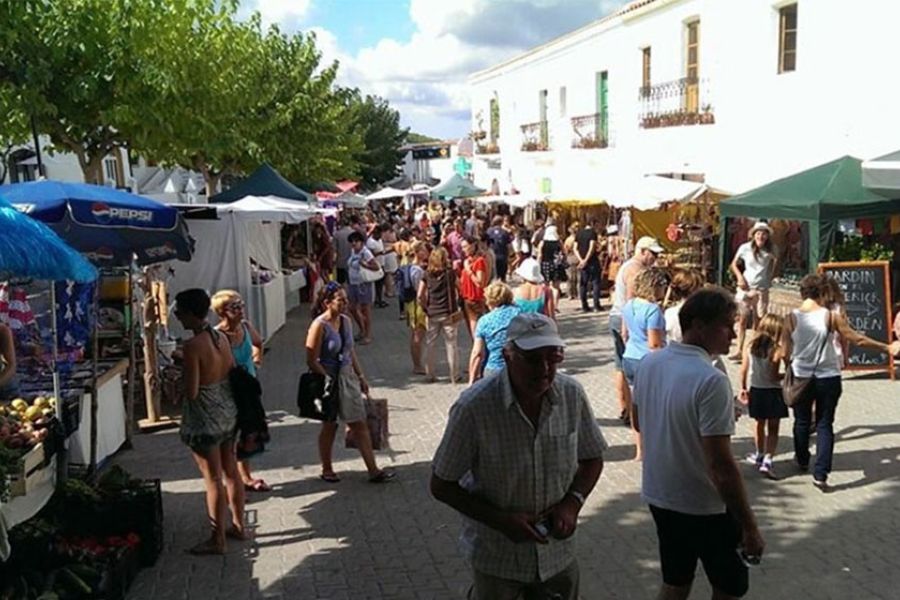Sant Joan Street Market