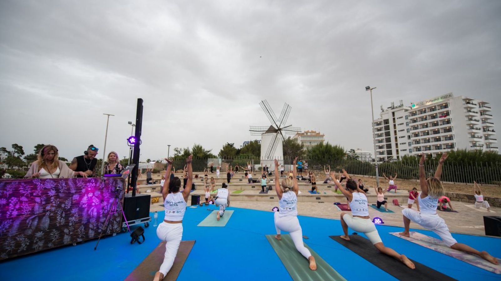 Successful participation in the week of yoga organized by Ibiza Health and Beauty and Fomento del Turismo